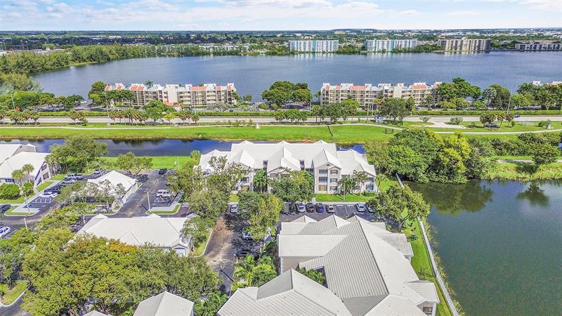 Image 36 of 47 For 2841 Oakland Forest Dr  106