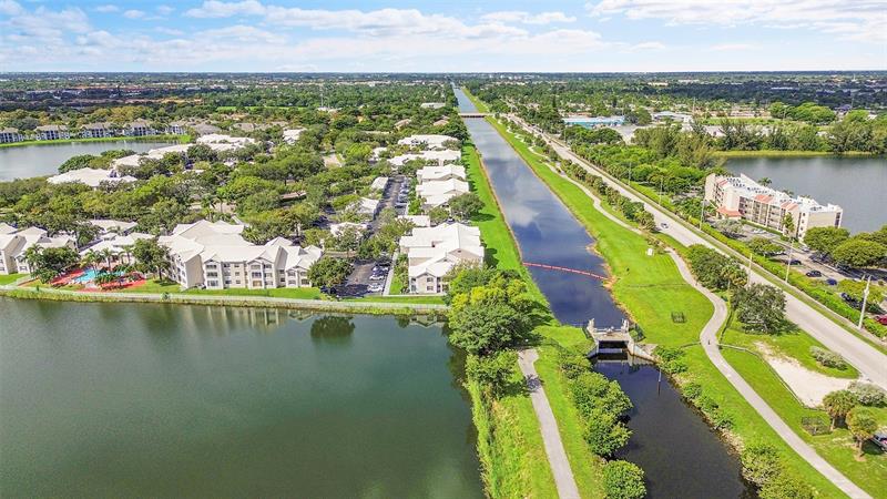 Image 38 of 47 For 2841 Oakland Forest Dr  106