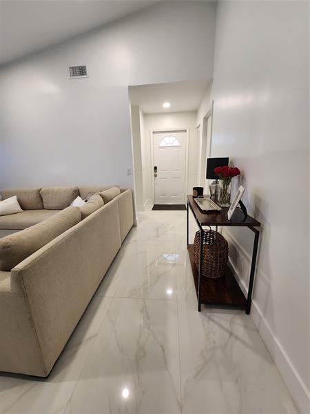 Image 11 of 57 For 1303 Seagrape Cir