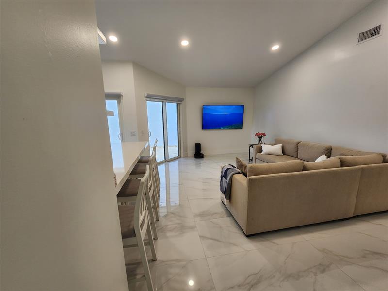 Image 13 of 57 For 1303 Seagrape Cir