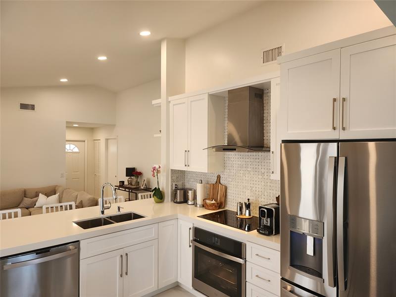 Image 18 of 57 For 1303 Seagrape Cir