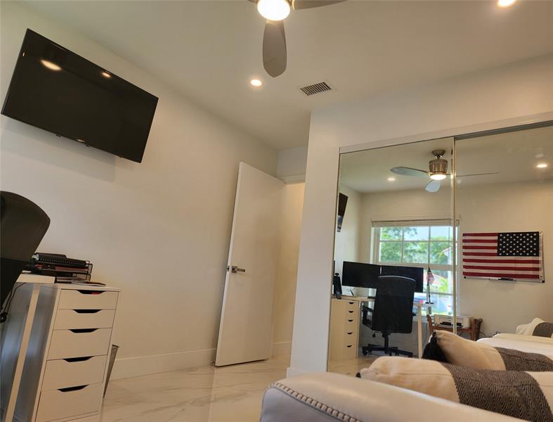 Image 33 of 57 For 1303 Seagrape Cir