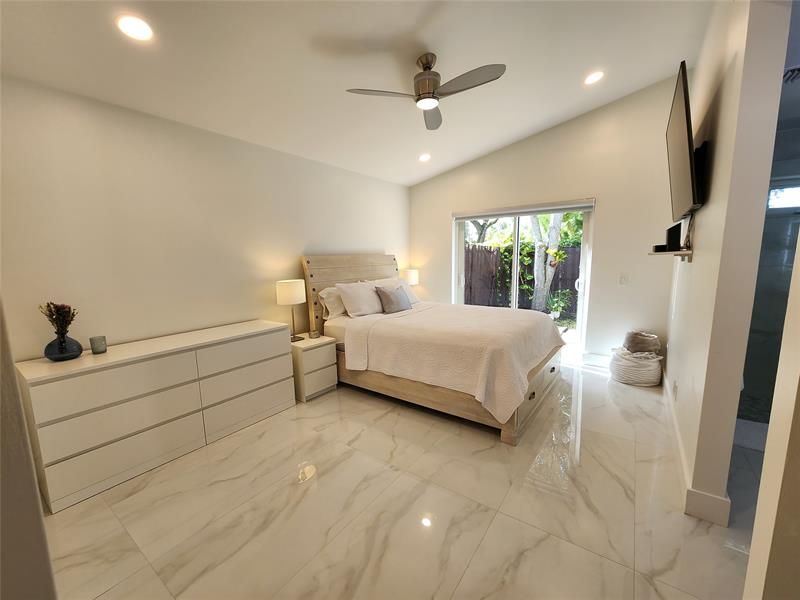 Image 36 of 57 For 1303 Seagrape Cir