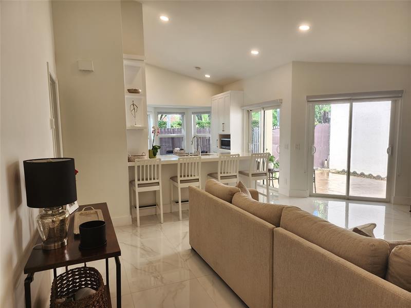 Image 8 of 57 For 1303 Seagrape Cir