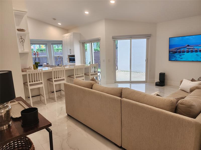 Image 9 of 57 For 1303 Seagrape Cir