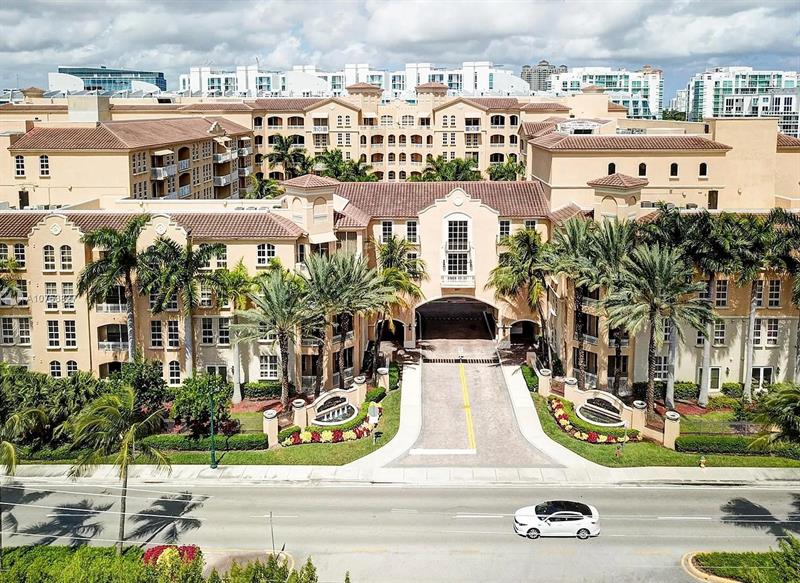 Details for 3001 185th St 318, Miami, FL 33180