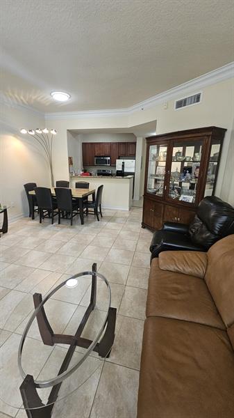 Image 10 of 20 For 3001 185th St  318