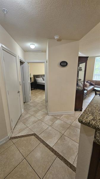 Image 11 of 20 For 3001 185th St  318