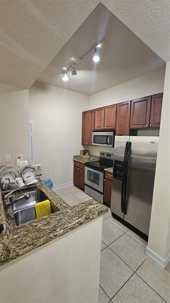 Image 12 of 20 For 3001 185th St  318