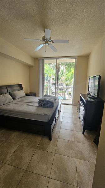 Image 13 of 20 For 3001 185th St  318