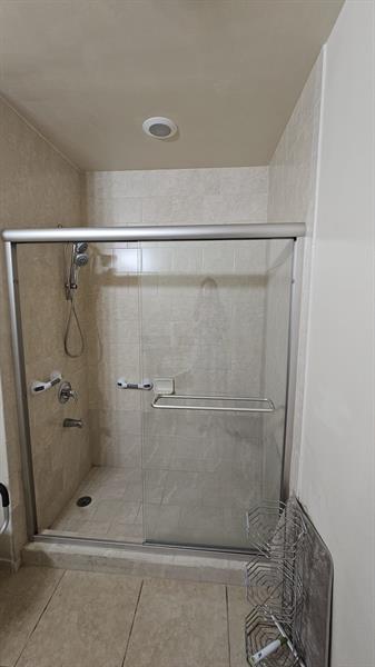 Image 16 of 20 For 3001 185th St  318