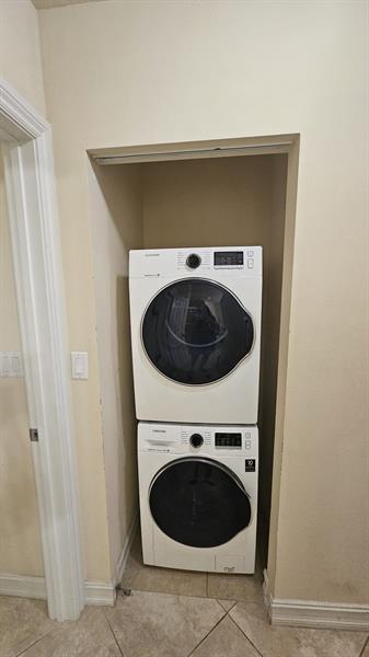 Image 18 of 20 For 3001 185th St  318