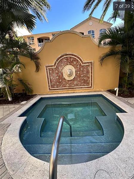 Image 7 of 20 For 3001 185th St  318