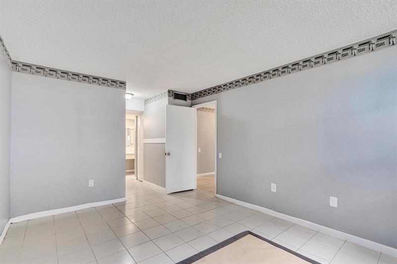 Image 17 of 31 For 9201 Lime Bay Blvd  114