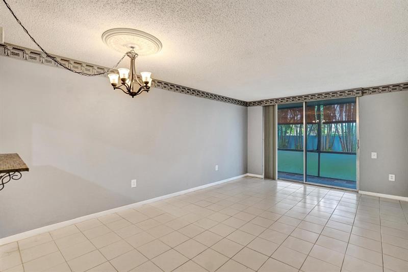 Image 4 of 31 For 9201 Lime Bay Blvd  114