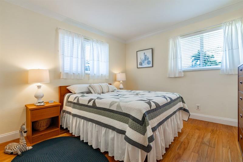 Image 22 of 42 For 571 12th St  