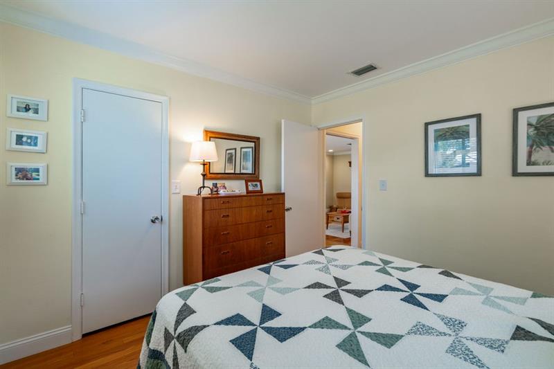 Image 23 of 42 For 571 12th St  