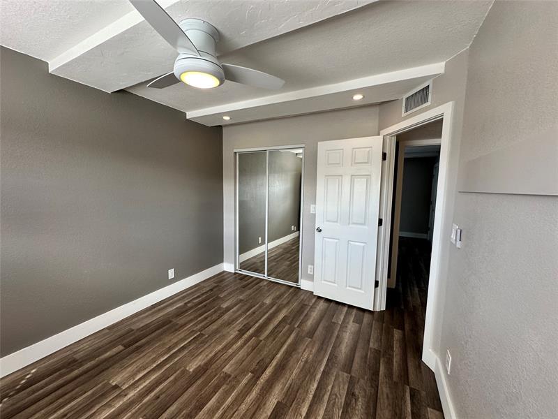 Image 25 of 30 For 620 28th St  207