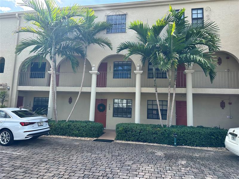 Image 30 of 30 For 620 28th St  207