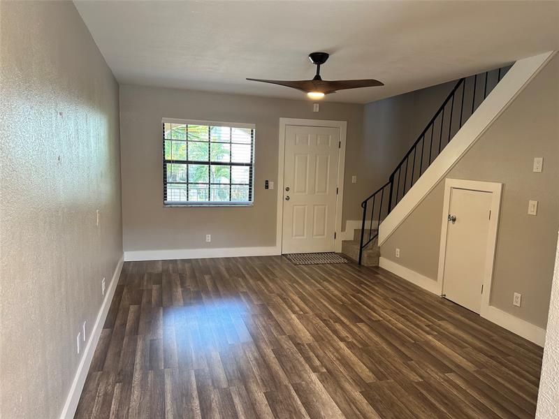 Image 4 of 30 For 620 28th St  207