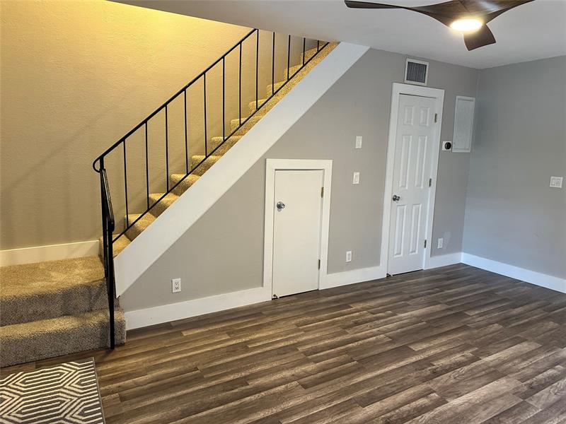 Image 6 of 30 For 620 28th St  207