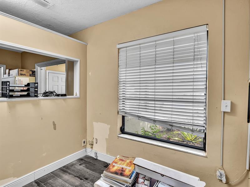 Image 14 of 43 For 4901 51st St