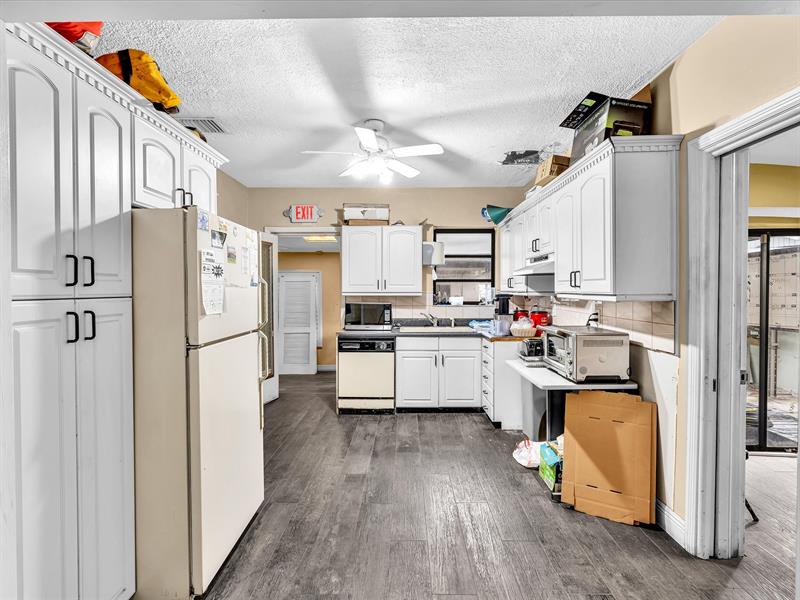 Image 20 of 43 For 4901 51st St