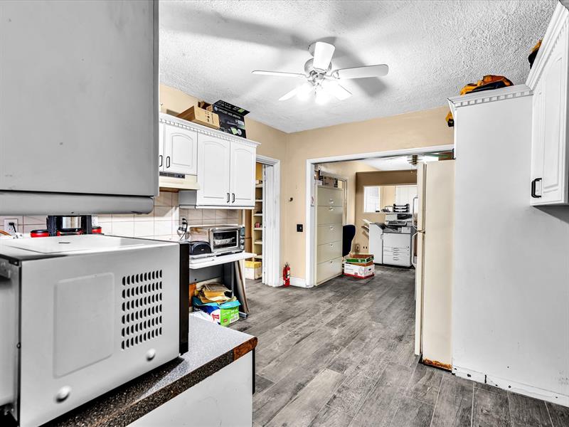 Image 21 of 43 For 4901 51st St