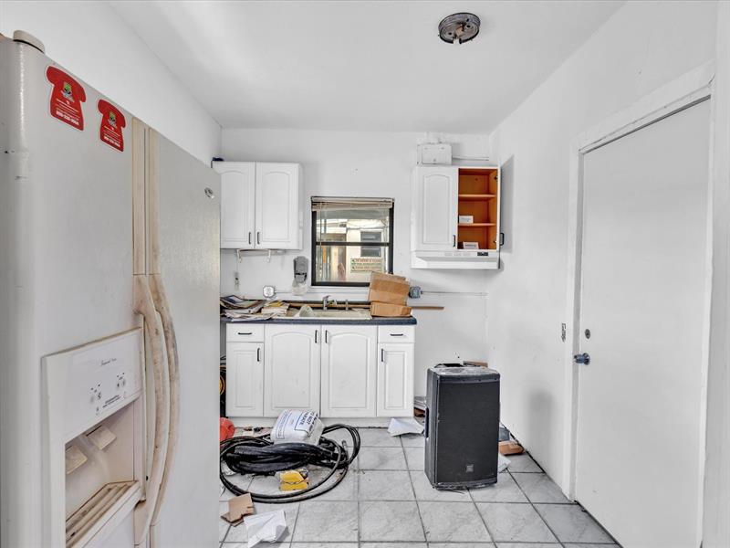 Image 36 of 43 For 4901 51st St