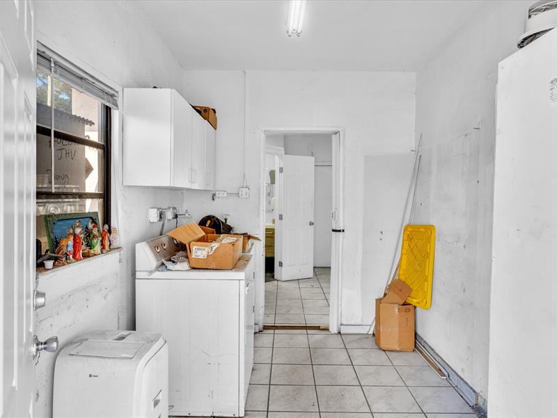 Image 39 of 43 For 4901 51st St