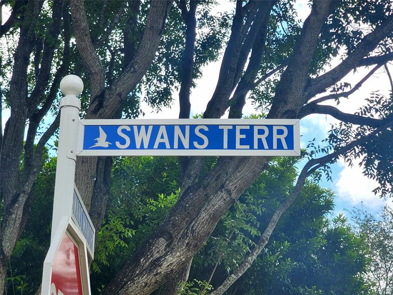 Image 3 of 38 For 6171 Swans Ter