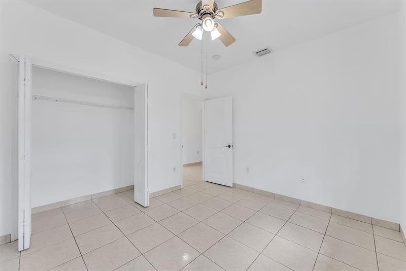 Image 19 of 36 For 16757 91st Ct