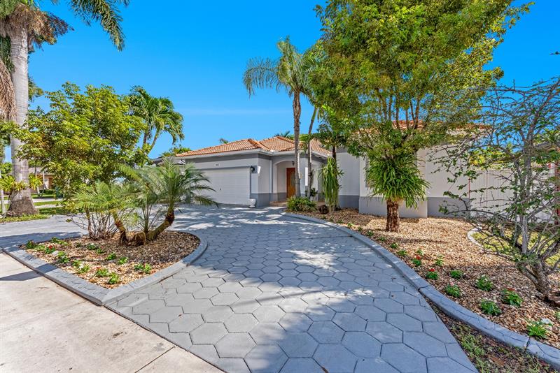 Image 28 of 36 For 16757 91st Ct