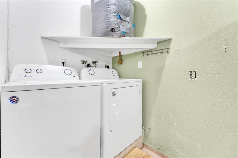 Image 31 of 36 For 16757 91st Ct