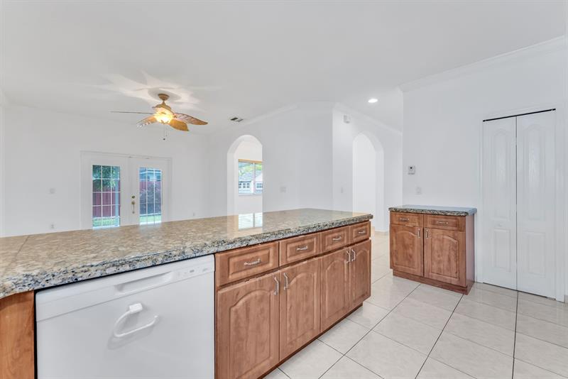 Image 7 of 36 For 16757 91st Ct