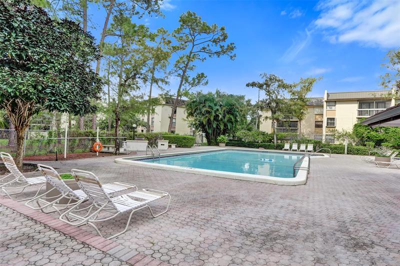 Image 16 of 18 For 8415 Forest Hills Dr  206