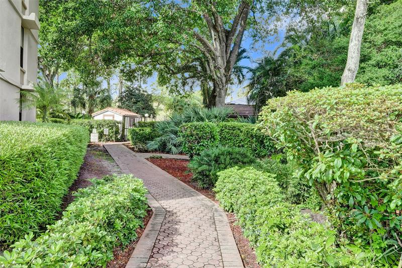 Image 18 of 18 For 8415 Forest Hills Dr  206