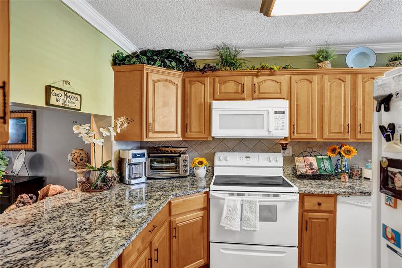 Image 6 of 18 For 8415 Forest Hills Dr  206