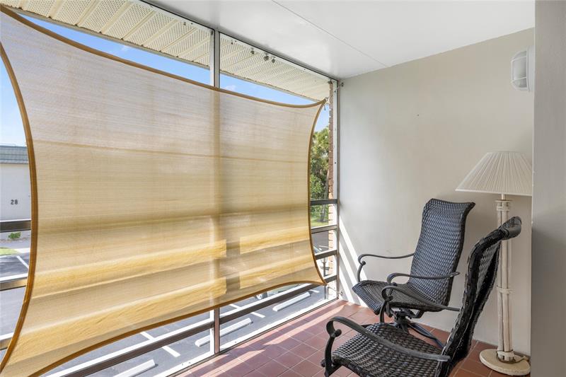 Image 18 of 20 For 27 Vista Gardens Trl  204