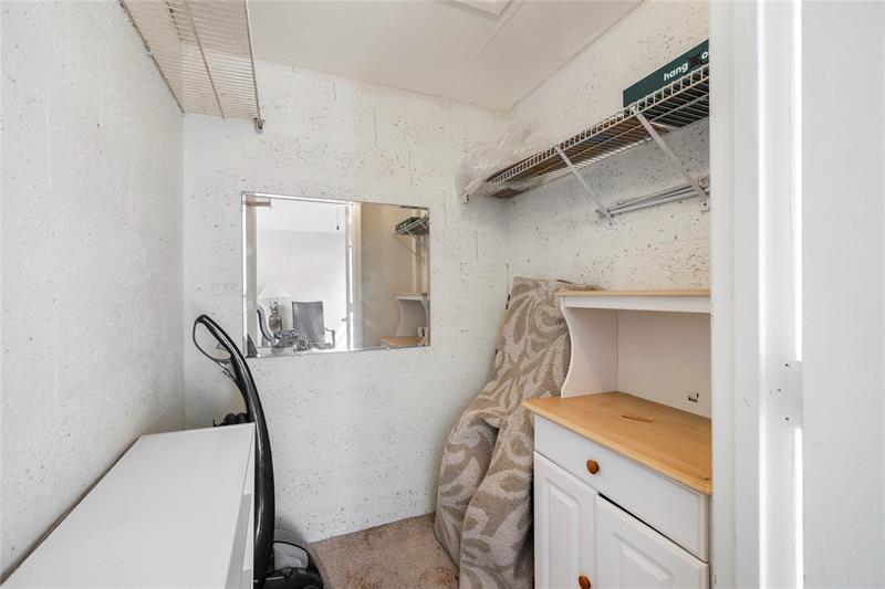 Image 19 of 20 For 27 Vista Gardens Trl  204