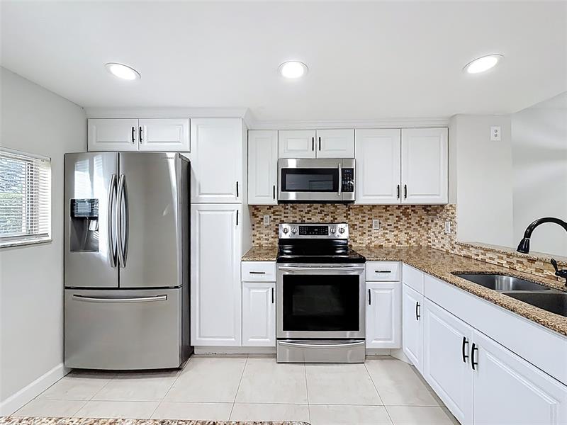 Image 11 of 42 For 7750 50th St  106
