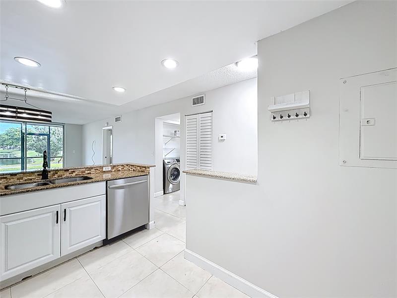 Image 16 of 42 For 7750 50th St  106
