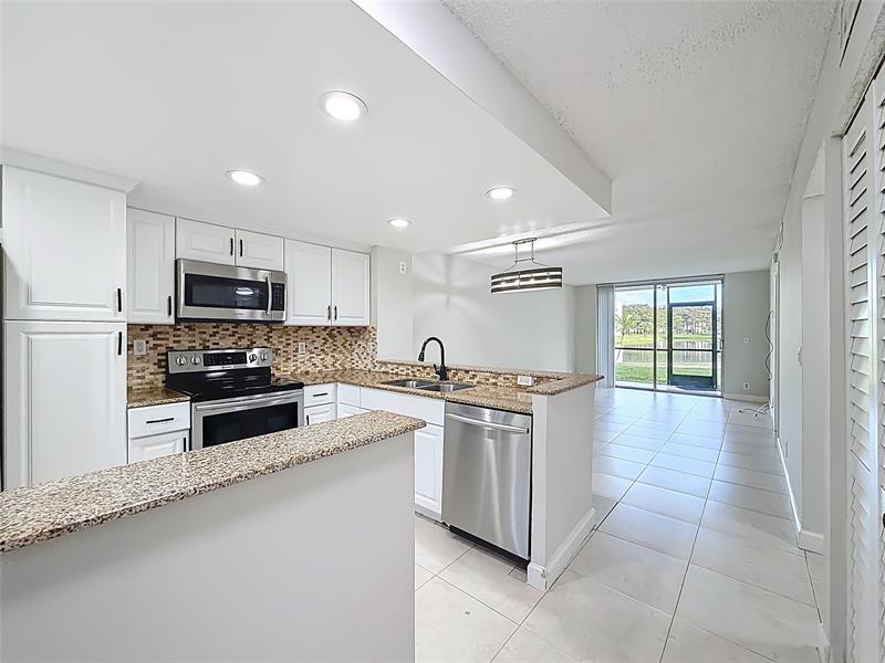 Image 7 of 42 For 7750 50th St  106