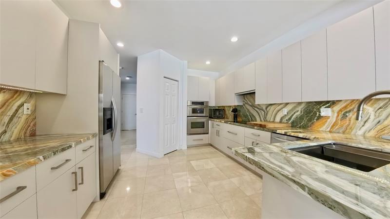 Image 5 of 38 For 4331 Tradewinds Ave  B
