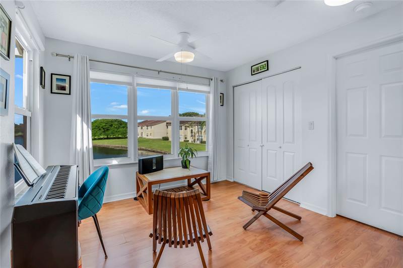 Image 16 of 25 For 731 Vista Isles Dr  1527