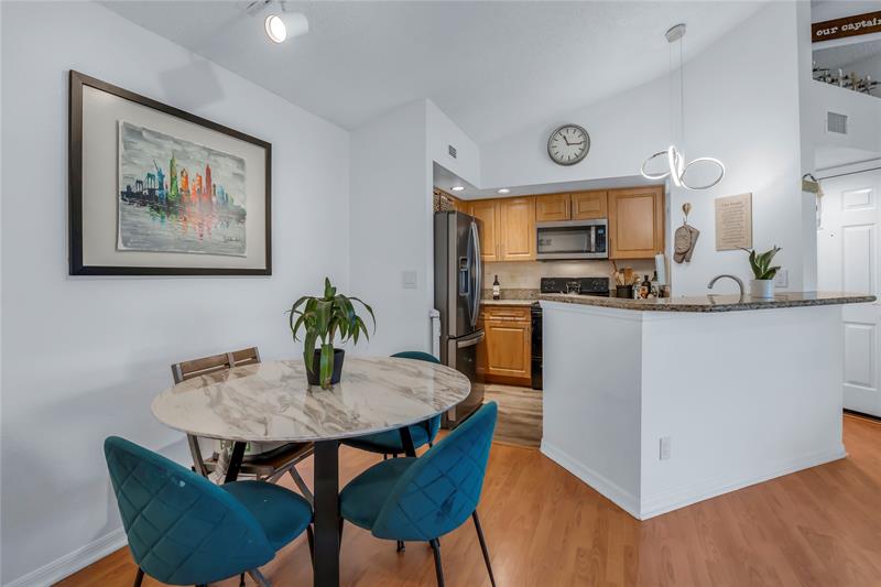 Image 7 of 25 For 731 Vista Isles Dr  1527
