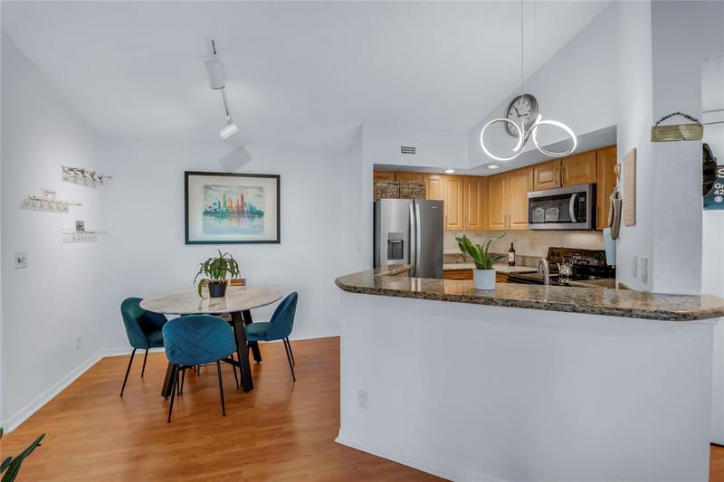 Image 8 of 25 For 731 Vista Isles Dr  1527