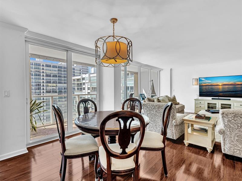 Image 18 of 85 For 4300 Ocean Blvd  19l