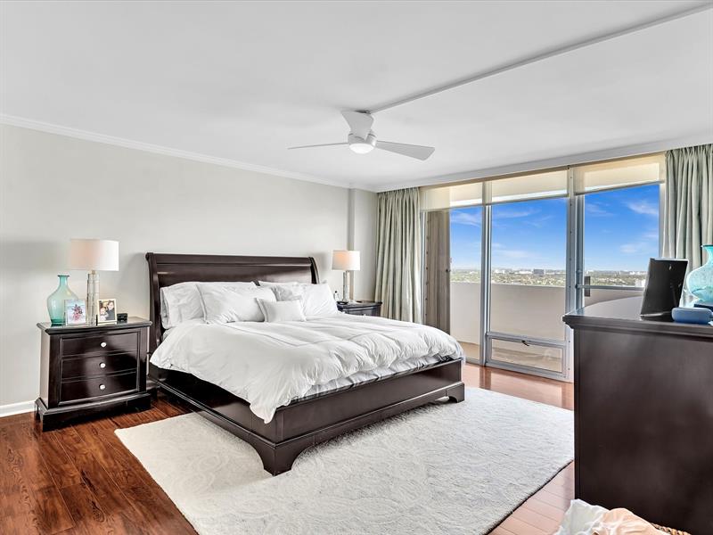 Image 24 of 85 For 4300 Ocean Blvd  19l