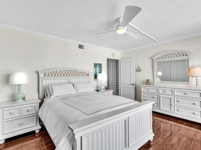 Image 32 of 85 For 4300 Ocean Blvd  19l